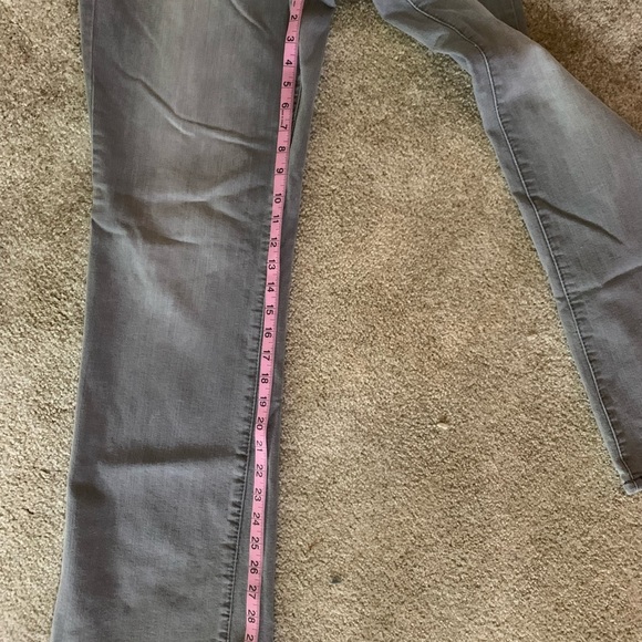 Earl gray boot cut jeans with bling detail on front and back pockets. Size 14 - Picture 4 of 8